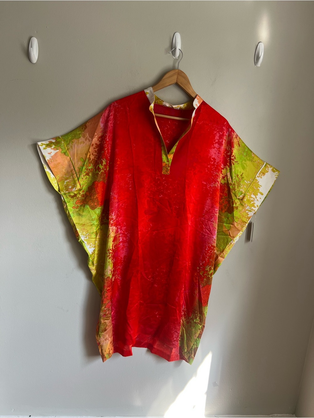 Natori red and green abstract floral print kaftan dress, size L, new with tags